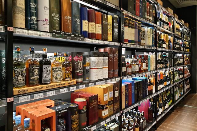 Cet alcool est la référence la plus achetée par les Français. Adobe.