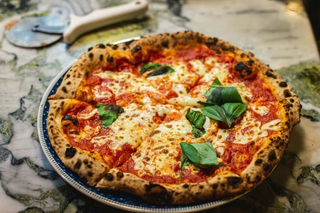 Vous adorez les pizzas ? Voici nos 5 recettes préférées pour vous régaler à la maison
