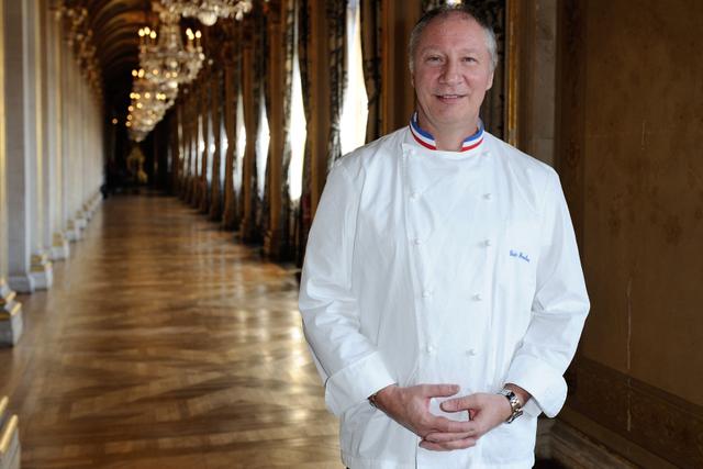 Voici le chef doublement étoilé qui va succéder à Eric Frechon au Bristol !