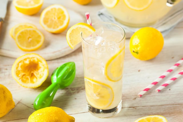 Citronnade : voici nos 3 meilleures recettes pour la faire maison à l’approche de l’été !