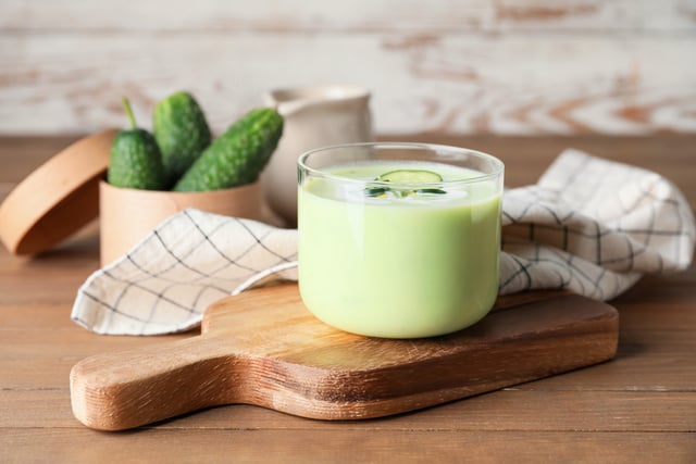 Les fortes chaleurs de retour : cette recette de milk-shake aux herbes et concombre de Stéphanie Le Quellec va vous rafraîchir !