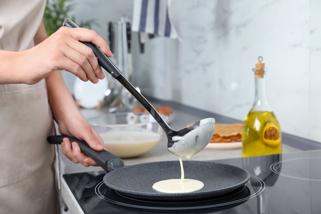 Comment faire une pâte à crêpes légère ? Adobestock