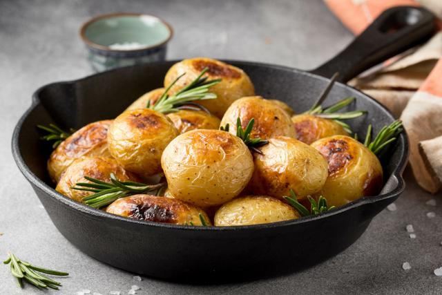 Vous l’ignorez peut-être mais la méthode de cuisson des patates a un impact sur votre santé !