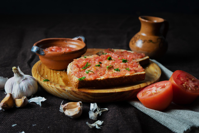 Cette recette espagnole prête en 10 minutes seulement est idéal pour un apéro express et gourmand
