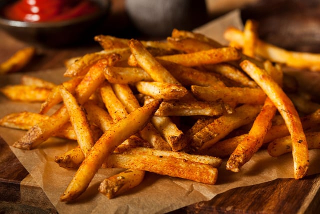 Vous ne devinerez jamais comment sont préparées ces frites et c’est perturbant