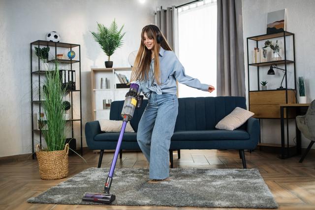 Dyson : économisez 100€ sur votre aspirateur haut de gamme !