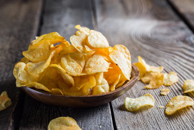 “Les chips classiques sont souvent trop salées et très grasses” : mais alors lesquelles choisir pour l’apéritif ?
