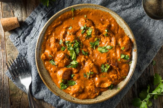 Poulet curry et coco. Adobestock