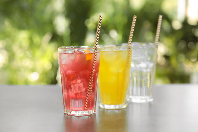 Vous pensiez vous rafraîchir ? Méfiez-vous ces boissons vous poussent à grignoter !