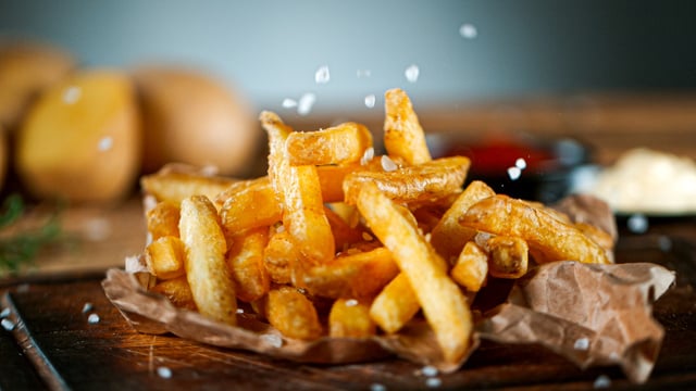 « Non, les frites au four ne sont pas meilleures » : la diététicienne conseille plutôt celles-ci