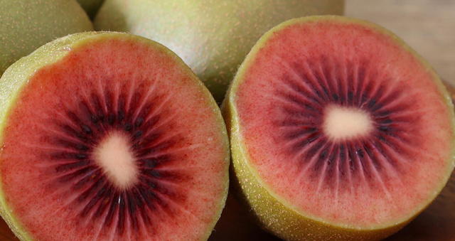 Mieux que la banane, ce fruit de saison méconnu est le champion de la vitamine B1