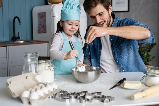Préparez le goûter avec vos enfants. Adobestock