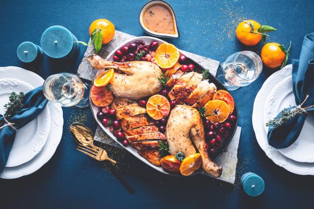 Les meilleures recettes de chapon, incontournables à Noël. Adobestock