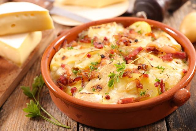 “Un vrai régal” : goûtez au bonheur avec cette recette de tartiflette que les lecteurs de 750g adorent !