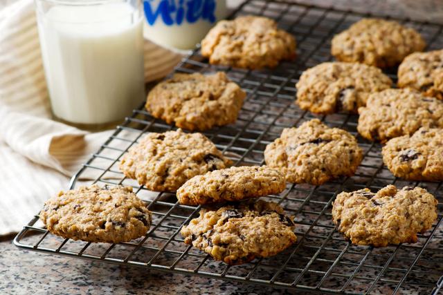Avec cette recette, reproduisez les fameux biscuits aux flocons d'avoine et chocolat comme chez Ikea !