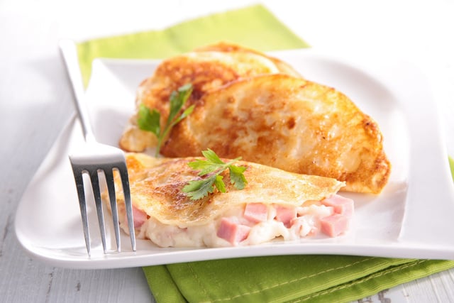 Vous vous souvenez des crêpes au jambon surgelées ? Laurent Mariotte en fait une version maison délicieuse