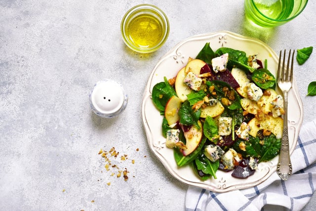 Les 10 meilleures recettes de salades avec du poulet !