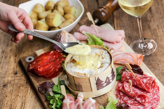 Avec quoi accompagner son Mont d’Or au four ?