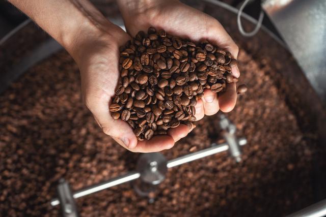 Delonghi : Top promo, économisez 170€ et craquez pour votre machine à café à grains !