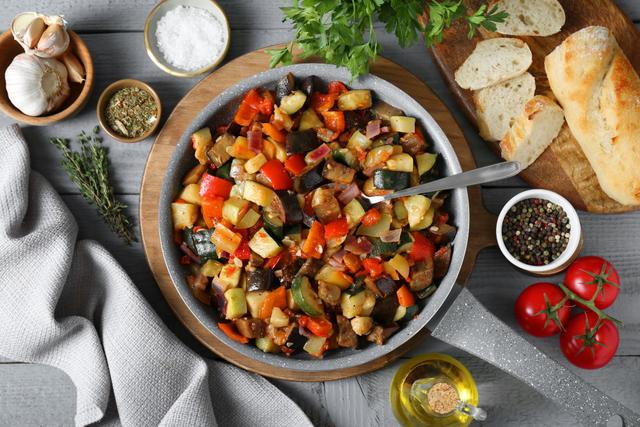 Comment faire une Tourlou, une ratatouille à la grecque ?