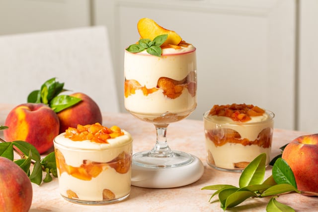 Ce tiramisu aux pêches ultra frais est le dessert parfait pour dire adieu à l'été