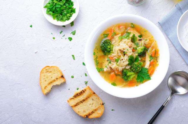 Pour changer des pâtes ou vermicelles, voici l'ingrédient à ajouter pour une soupe complète et rassasiante