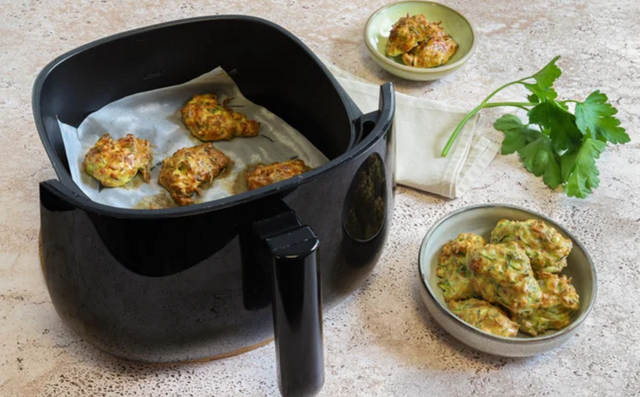 Cette recette express de beignets de courgettes au Air Fryer va vous faire survivre au stress de la rentrée