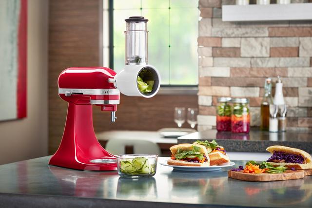 Bon plan KitchenAid : pour l’achat d’un robot pâtissier multifonction Artisan chez Boulanger, recevez un set d’accessoires d’une valeur de 248 € !
