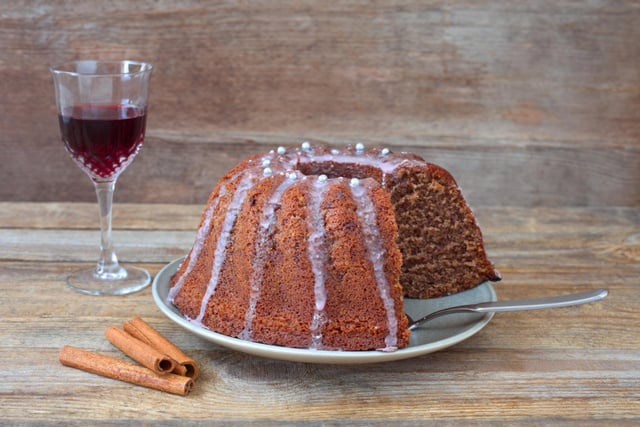 Connaissez-vous le Rotweinkuchen, ce dessert alsacien à base de vin rouge ?