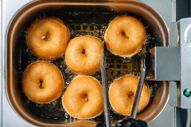 Mardi gras : à quelle température doit être mon huile de friture pour faire cuire mes beignets ?
