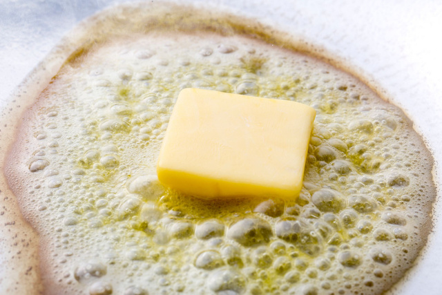 Cette astuce de grand chef à adopter pour éviter que votre beurre de cuisson ne brûle