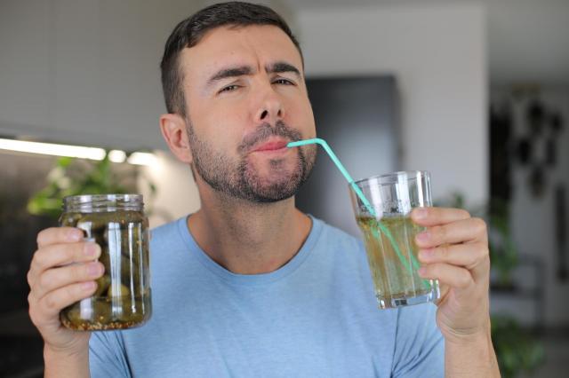 Aussi surprenant que cela puisse paraître, le jus de ce condiment est idéal pour les sportifs !