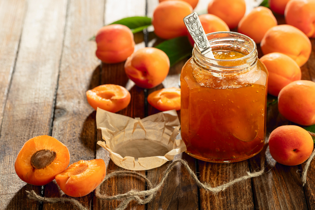 « Sans lui, ça ne prend pas » : l'ingrédient indispensable à ajouter dans votre confiture d’abricot selon ce champion du monde