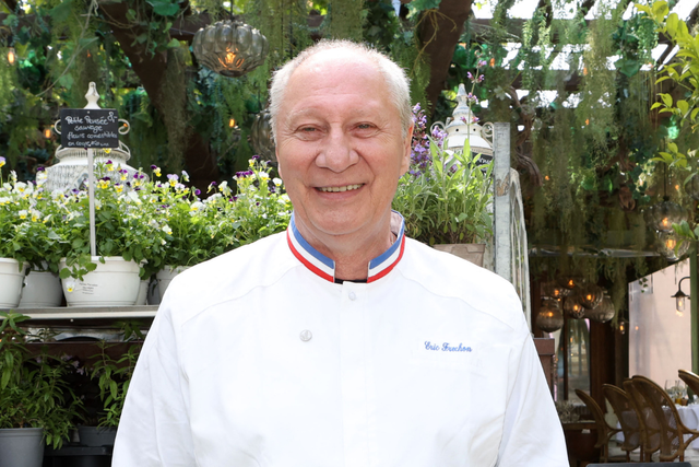 « C’est une jolie salade qu’on trouve dans les palaces » : ni César, ni niçoise, voici la recette estivale ultra-gourmande du chef Éric Frechon
