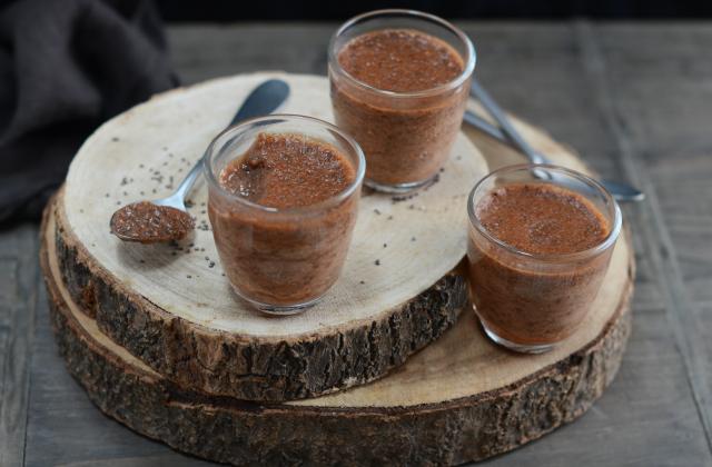 Petits pots de crème végétale à la banane. Nadia Paprikas
