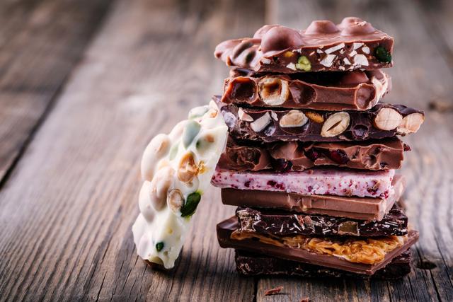 Le chocolat de dégustation peut être fin ou garni. Adobestock