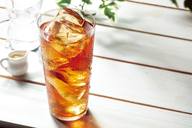 Verre de thé glacé / Adobe Stock