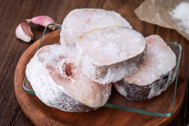 Faut-il décongeler le poisson avant de le faire cuire ?