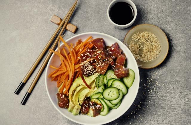 8 recettes de poke bowl healthy pour cet été