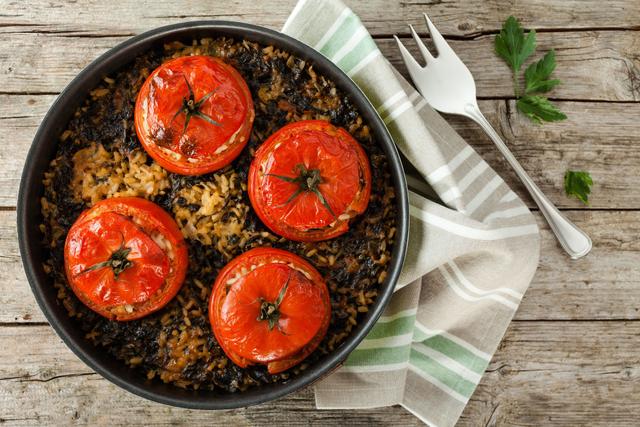 Philippe Etchebest nous révèle ses astuces pour réussir de bonnes tomates farcies