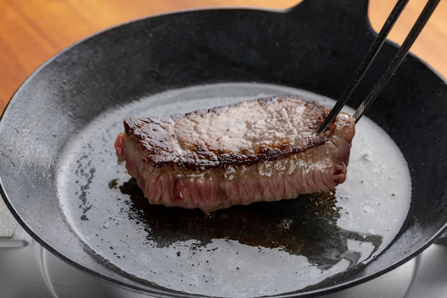 Ce chef dévoile sa technique pour obtenir une cuisson de viande digne d'un restaurant de grillades