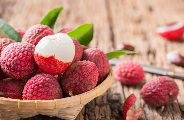 Vous allez absolument vouloir acheter des litchis en découvrant cela !