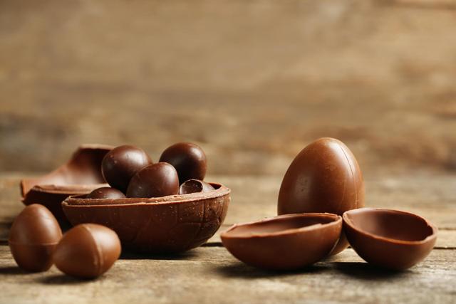 Chocolat au lait ou chocolat noir pour Pâques ? “ En termes de calories, c’est la même chose” tranche Jimmy Mohamed, mais il y a une nuance !