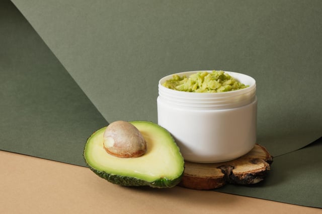 Le masque visage maison à l’avocat qui hydrate, lisse la peau, et allège le budget !