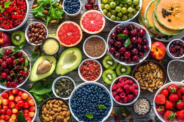 Quels aliments manger pour ne pas avoir de boutons ? Adobestock