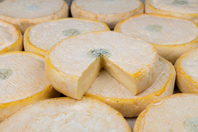 Rappel de produit : des reblochons de Savoie vendus chez Intermarché contaminés par la bactérie E.Coli