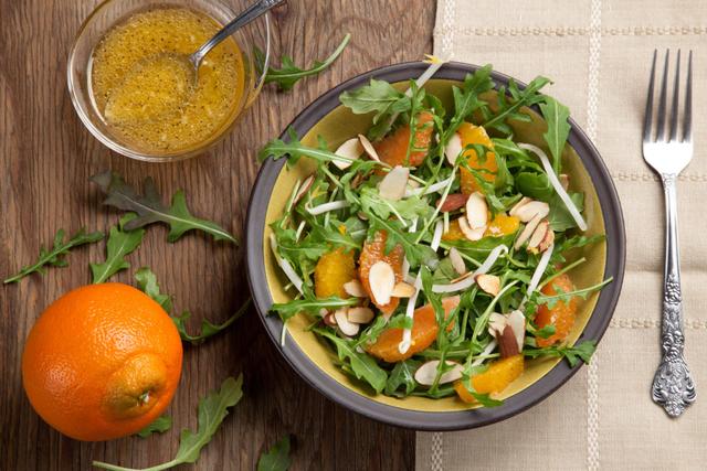 3 sauces vinaigrette à réaliser avec des fruits pour apporter du pep’s à vos salades