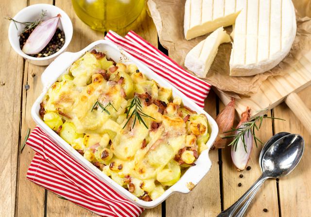 La tartiflette est l'emblème des gratins de pommes de terre. Adobestock