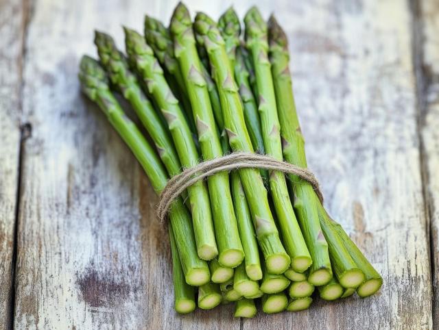 Ne faites pas l’erreur de jeter vos queues d’asperges, voici comment les cuisiner !