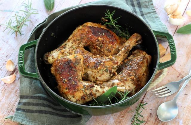 Cuisses de poulet aux herbes aromatiques et vinaigre de cidre. Silvia Santucci